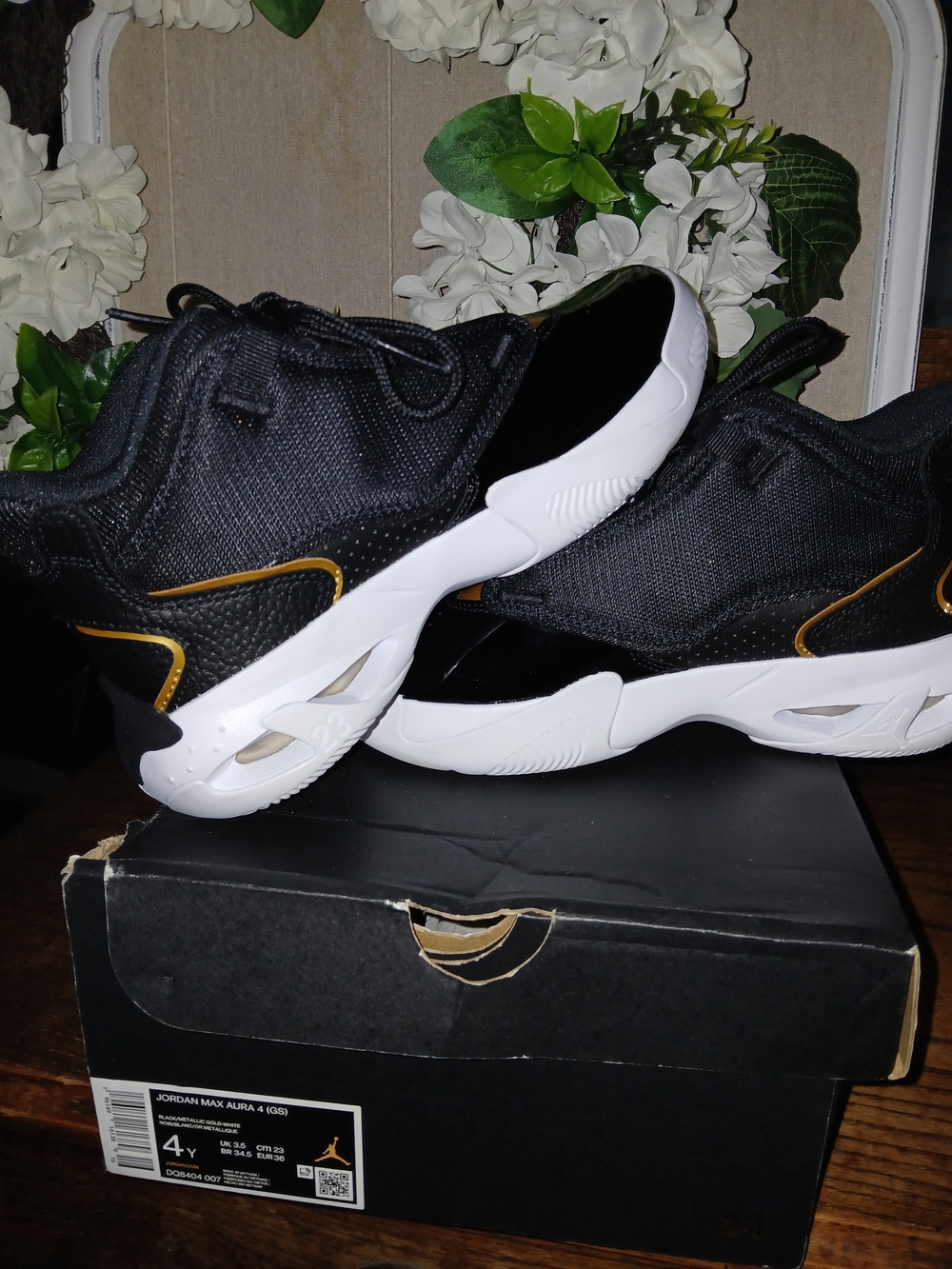 Kids Air Jordan Max Aura 4--In The "Black Metalic Gold" Colorway